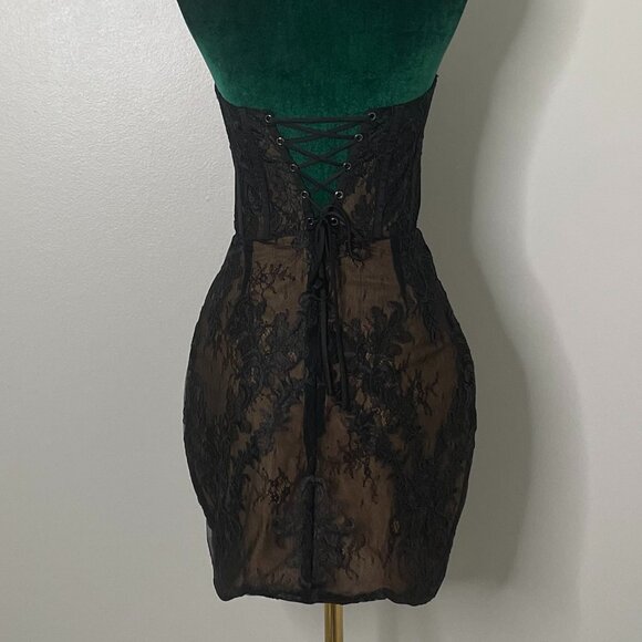 V.chapman | Nigella Dress - Picture 2 of 4